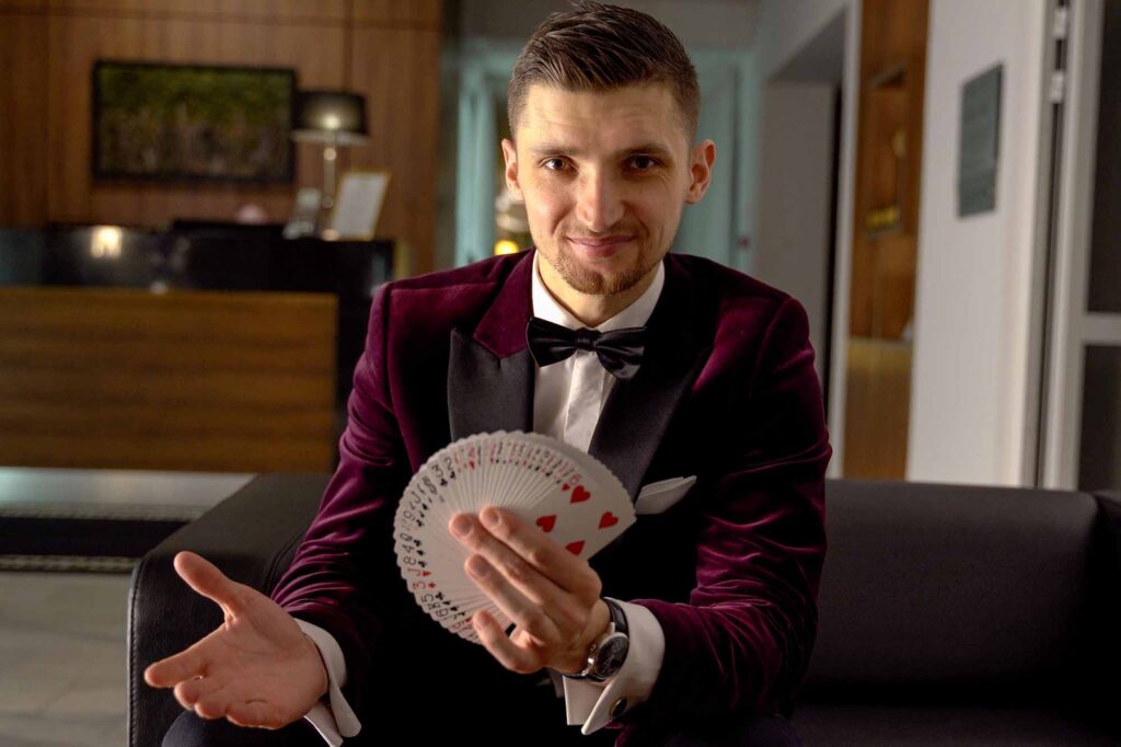 Pokaz iluzji na imprezie prywatnej - profesjonalny iluzjonista zaskakuje