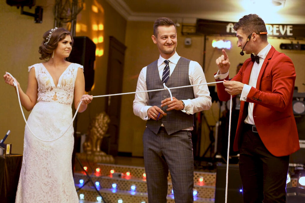 Pokaz iluzjonisty na weselu