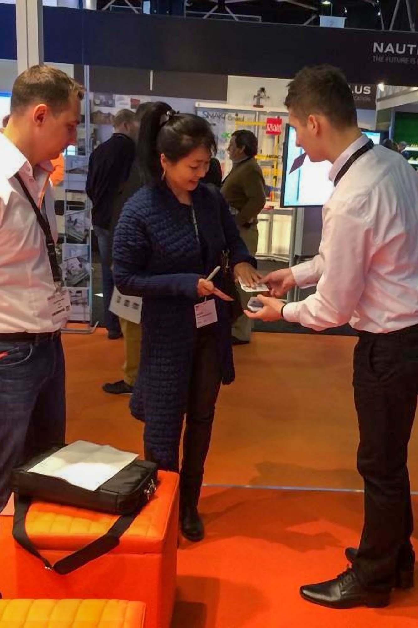 Pokaz iluzji Amsterdam targi ISE Amsterdam 1000 1500